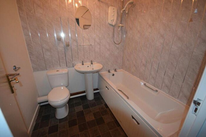 2 Bedroom Detached House To Rent In Hoopers Way, Devon, EX38