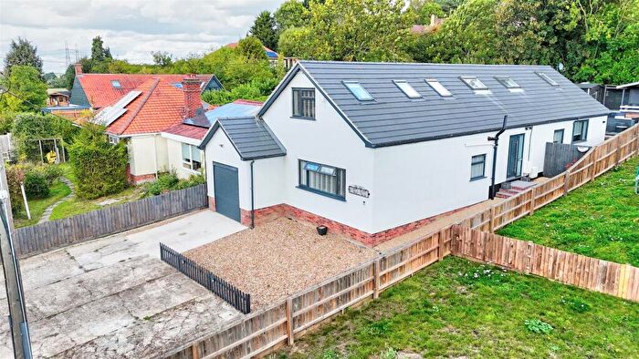 4 Bedroom Chalet For Sale In Hibbard Road, Bramford, Ipswich, IP8