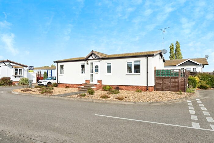 2 Bedroom Mobile/park Home For Sale In Osborne Road, Wisbech, PE13