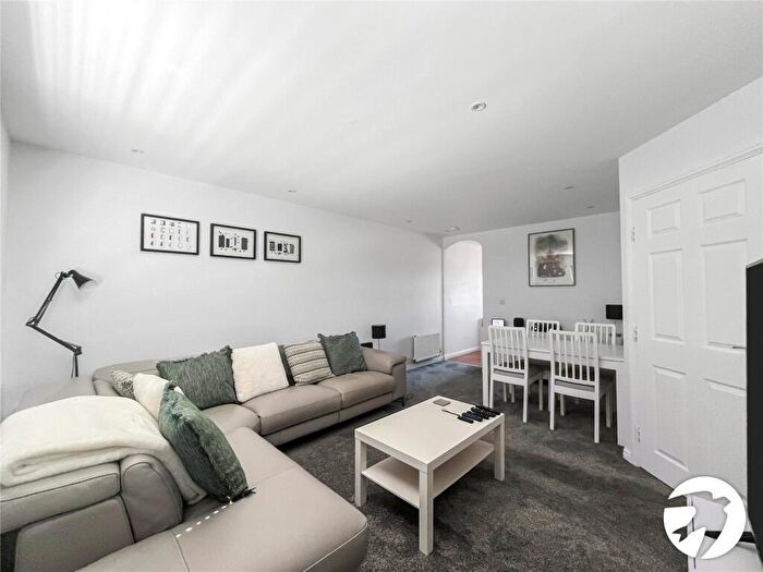 2 Bedroom Flat For Sale In Martin Court, Kemsley, Sittingbourne, Kent, ME10
