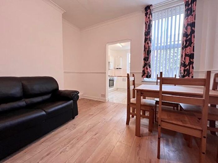4 Bedroom House To Rent In Vincent Road, Sheffield, S7
