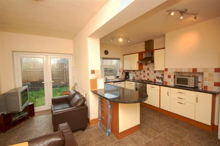 4 Bedroom Terraced House To Rent In Sturry Road, Canterbury, CT1