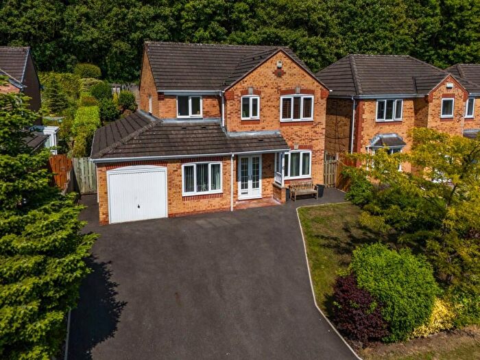 4 Bedroom Detached House For Sale In School Close, Matlock, Derbyshire, DE4