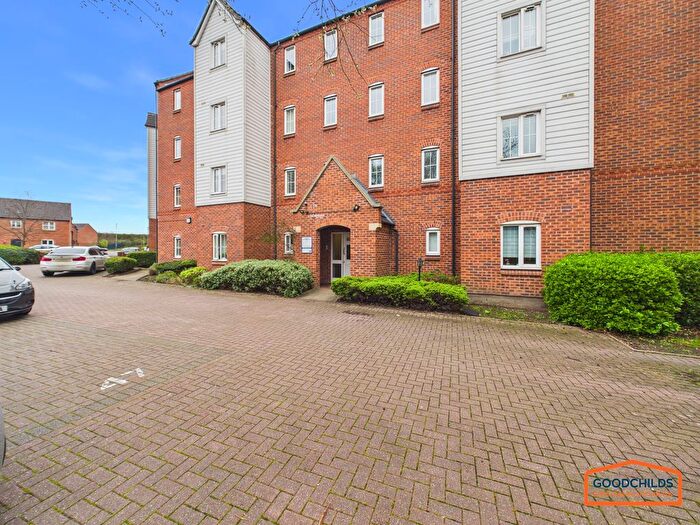 2 Bedroom Flat For Sale In Bridgeside Close, Clayhanger, Walsall, WS8