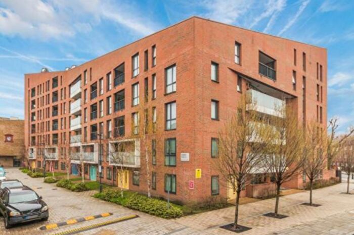 1 Bedroom Apartment To Rent In Appold Court, Godfrey Place, E2