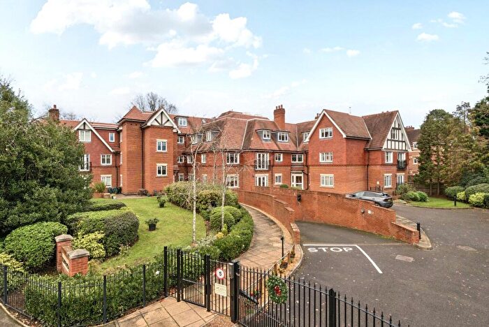 2 Bedroom Flat To Rent In Bridgewater Road, Weybridge, KT13