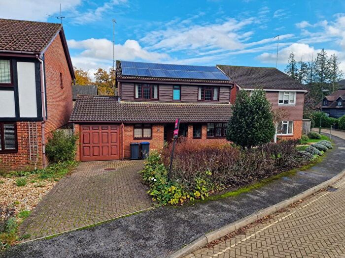 4 Bedroom Detached House For Sale In Bridgers Mill, Haywards Heath, RH16