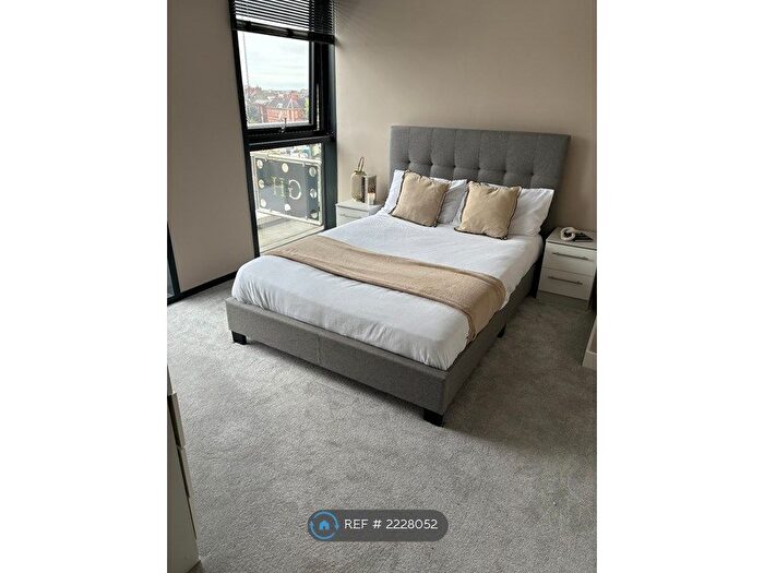 4 Bedroom Flat To Rent In The Glass House, Hull, HU1