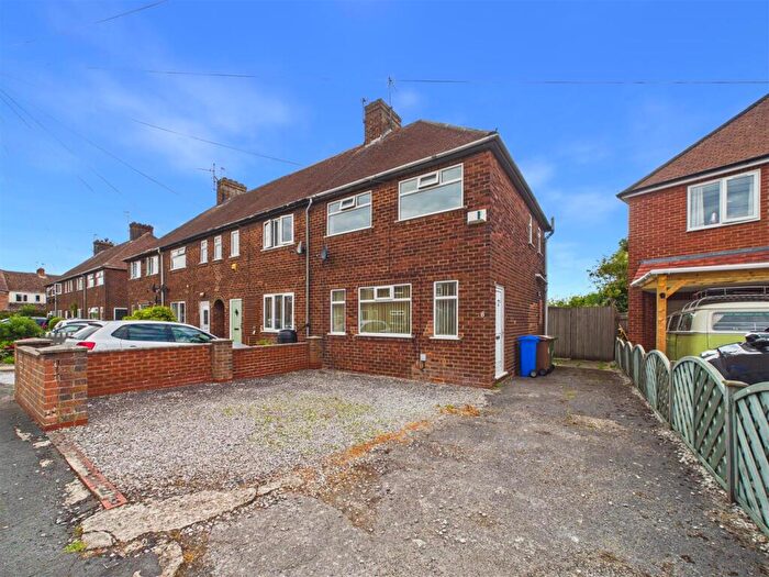 3 Bedroom End Of Terrace House For Sale In Albemarle Close, Brough, HU15