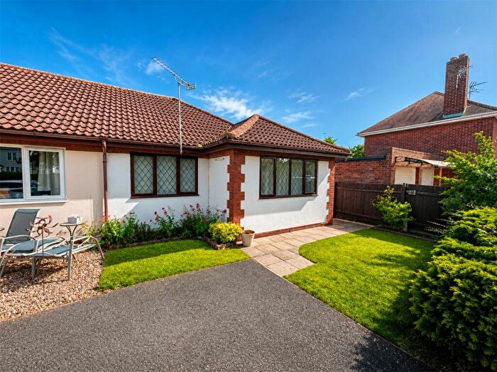 2 Bedroom Bungalow For Sale In Copeland Court, Sleaford, Lincolnshire, NG34