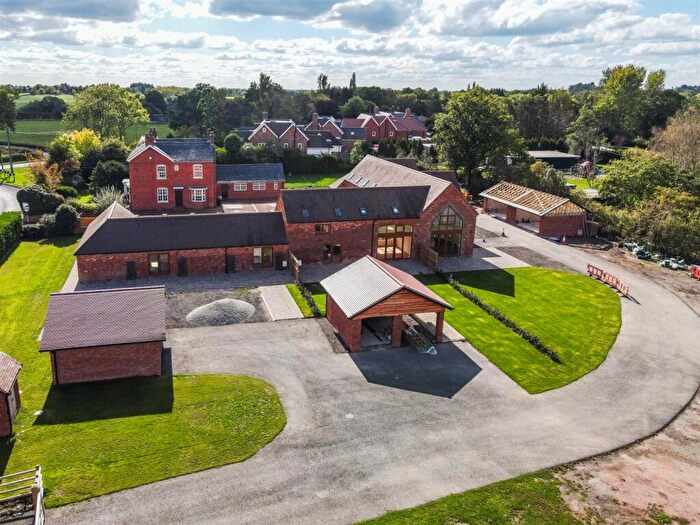 2 Bedroom Barn Conversion For Sale In Fallon Court, Tanworth-In-Arden, B94