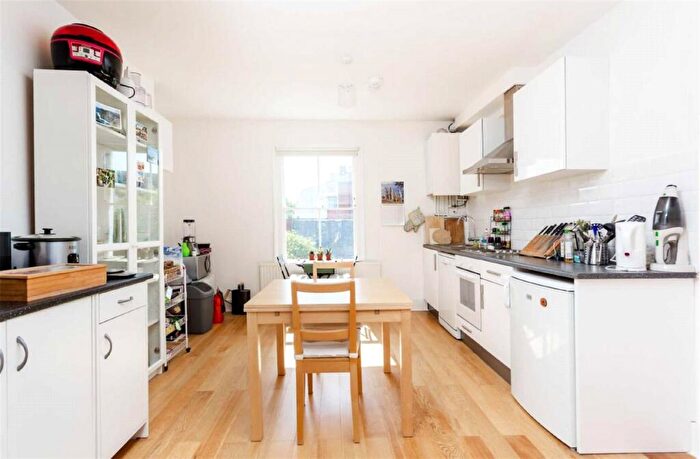 2 Bedroom Flat For Sale In Roderick Road Hampstead, NW3