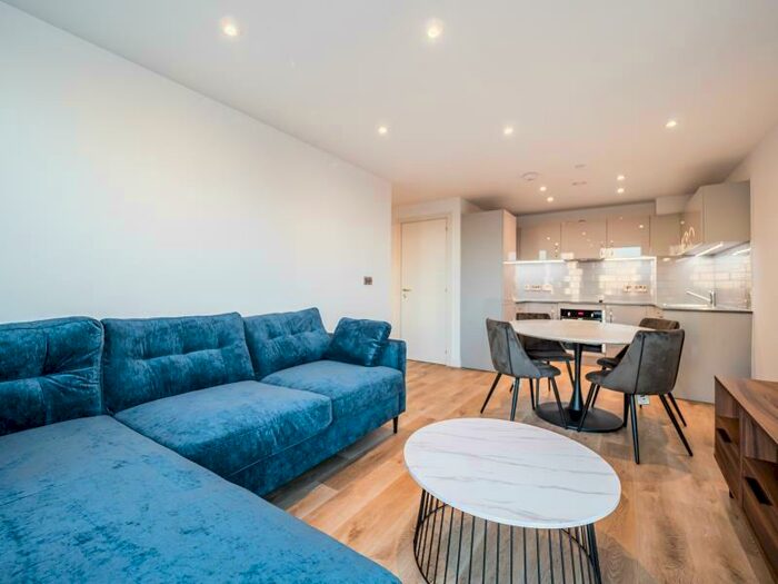 2 Bedroom Apartment To Rent In Flat :: The Quarters, M1