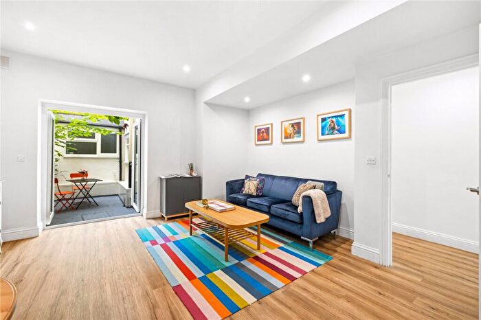 2 Bedroom Apartment For Sale In Albert Road, Brighton, East Sussex, BN1 - Photo 3