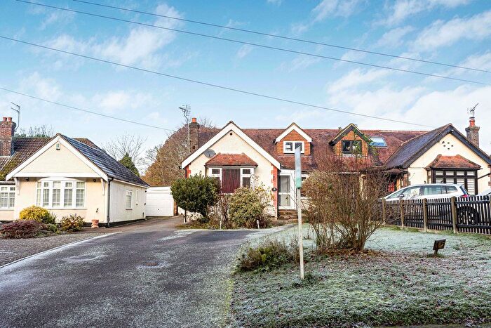 4 Bedroom Bungalow For Sale In Dixons Hill Close, Welham Green, North Mymms, Hatfield, AL9