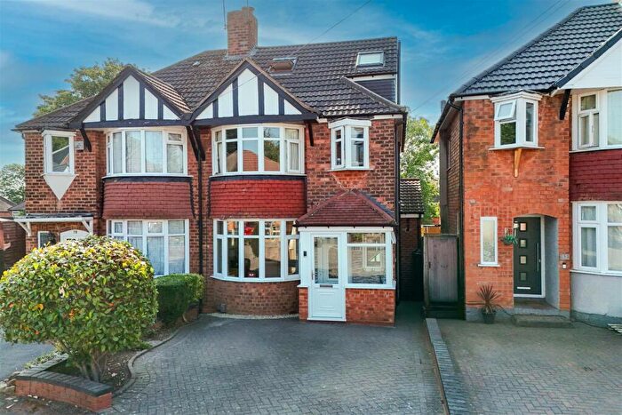 4 Bedroom Semi-Detached House For Sale In Cranfield Grove, Yardley, Birmingham, B26