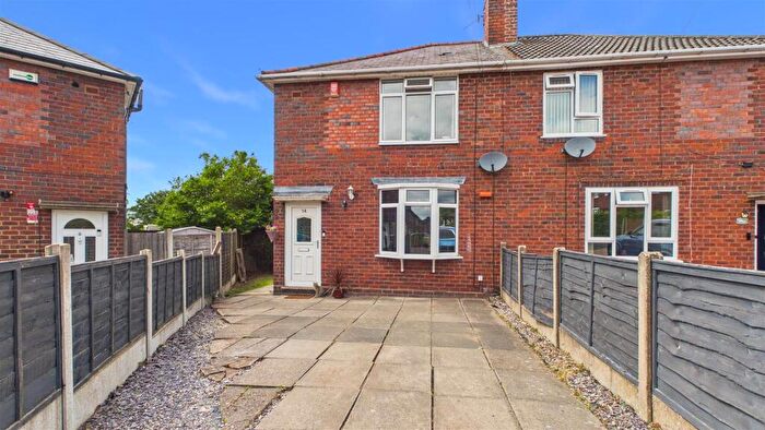 3 Bedroom Semi-Detached House For Sale In Meadow Road, Halesowen, B62