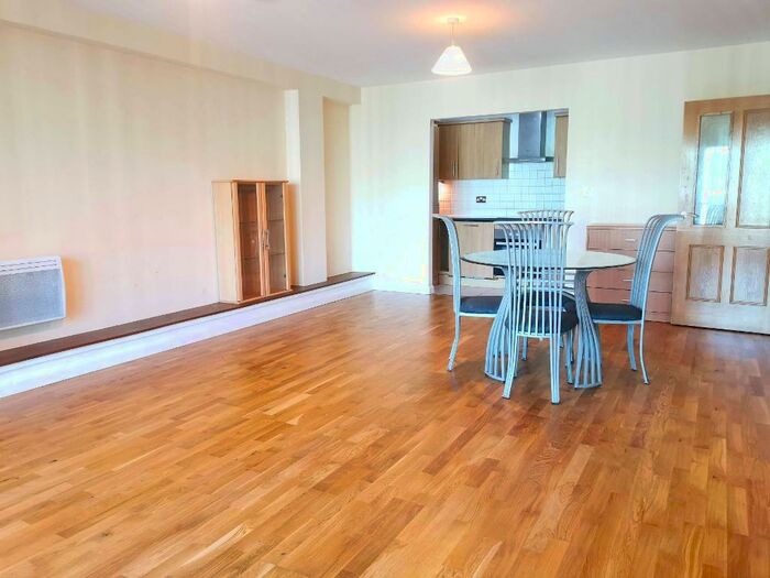 2 Bedroom Flat To Rent In Green Ends, Woolwich, London, SE18