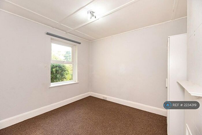 1 Bedroom Flat To Rent In Ingrave Road, Brentwood, CM15