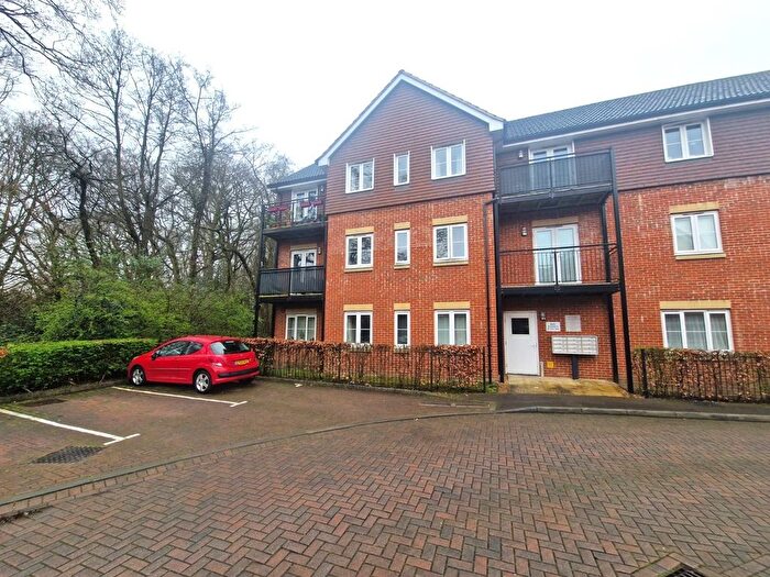 2 Bedroom Flat To Rent In Shafford Meadows, Hedge End, SO30
