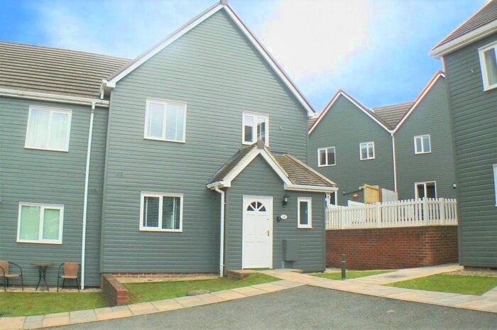 3 Bedroom Terraced House To Rent In Lakes View, The Wiltshire Leisure Village, SN4