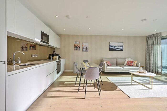 1 Bedroom Flat To Rent In Buckhold Road, Putney, London, SW18