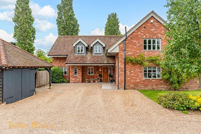 4 Bedroom Detached House For Sale In Great Oak Court, Hunsdon, SG12