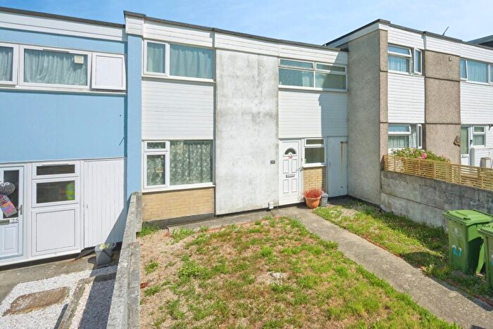 3 Bedroom Semi-Detached House For Sale In Alger Walk, Plymouth, Devon, PL6