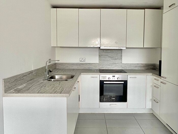 1 Bedroom Flat To Rent In Drake Way, Reading, RG2