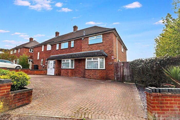 4 Bedroom Semi Detached House For Sale In Alexandra Road, Borehamwood, WD6