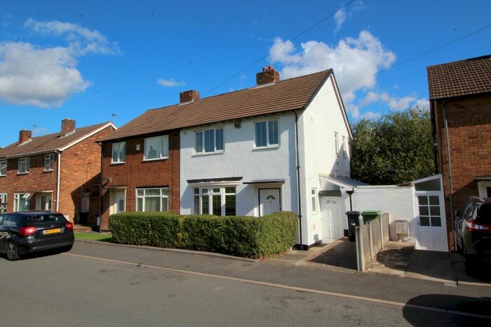 3 Bedroom Semi-Detached House To Rent In Blackthorne Road, Dudley, West Midlands, DY1