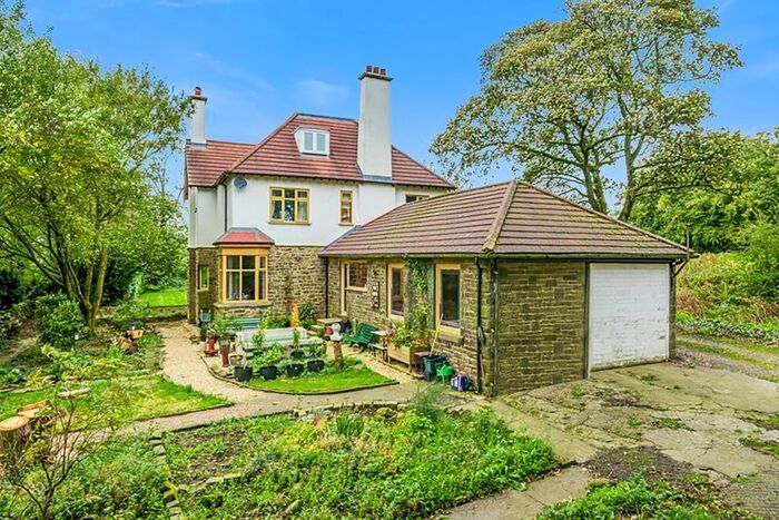 5 Bedroom Detached House For Sale In Skipton Old Road, Colne, BB8