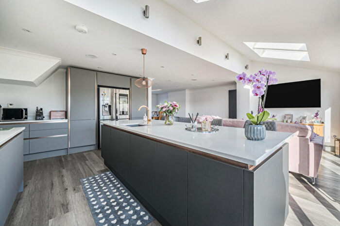 4 Bedroom Detached House For Sale In Volunteer Road, Theale, Reading, Berkshire, RG7