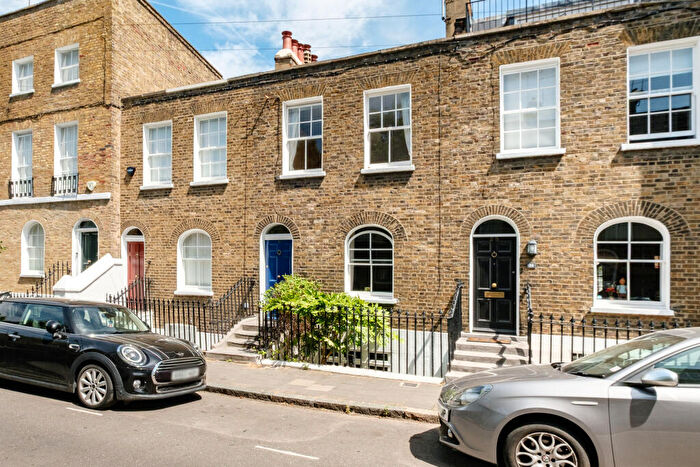 2 Bedroom Terraced House For Sale In Halton Road, London, N1
