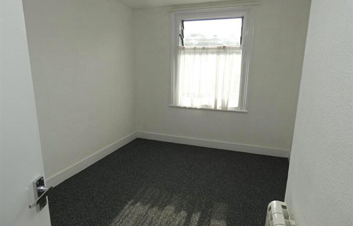 1 Bedroom Flat To Rent In Richmond Street, Herne Bay, Kent, CT6