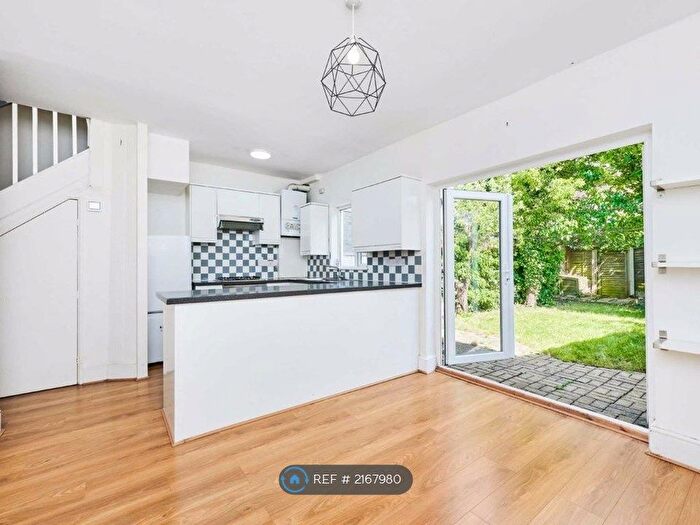 3 Bedroom Terraced House To Rent In Hailsham Road, London, SW17