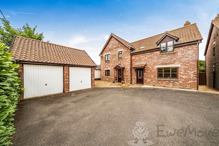 3 Bedroom Semi-Detached House For Sale In The Street, Ashwellthorpe, Norwich, Norfolk, NR16