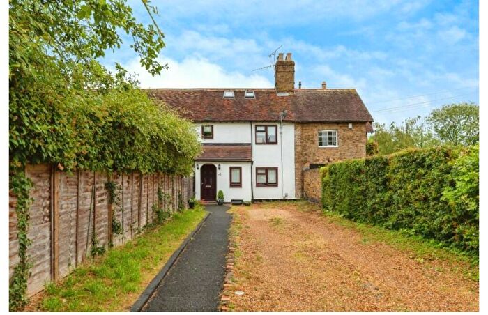 3 Bedroom Terraced House To Rent In Station Road, SG14