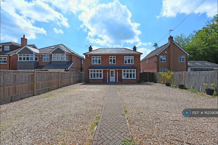 4 Bedroom Detached House To Rent In Reading Road, Chineham, Basingstoke, RG24