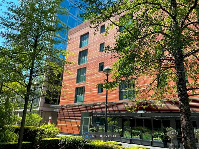 Studio To Rent In Bishop's Square Spitalfields, London, E1