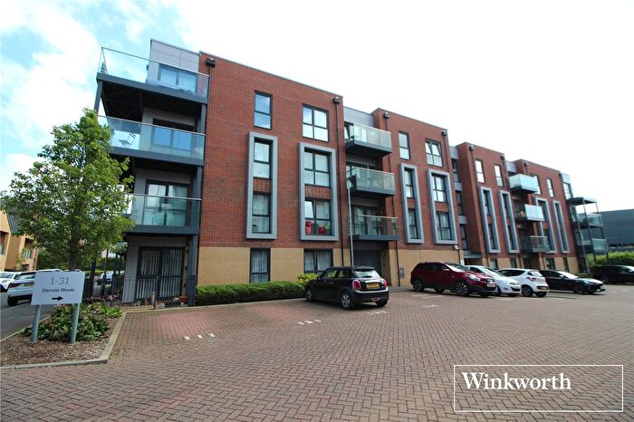 2 Bedroom Flat For Sale In Holmesley Road, Borehamwood, Hertfordshire, WD6