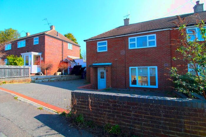 3 Bedroom Semi-Detached House For Sale In Fairfield Way, Hitchin, SG4