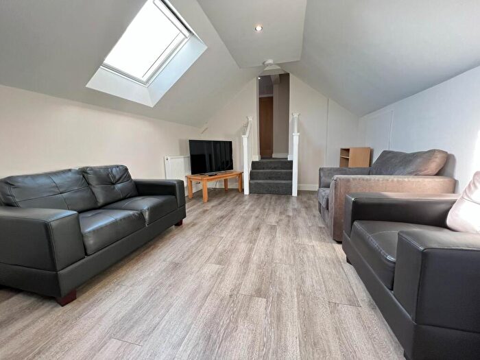 4 Bedroom Apartment To Rent In B Charnwood Grove, West Bridgford, Nottingham, NG2