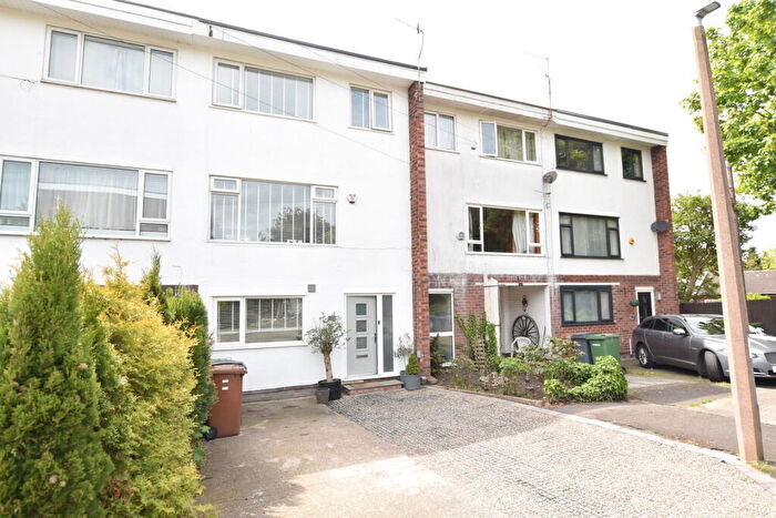 3 Bedroom Town House For Sale In Ringwood, Prenton, CH43