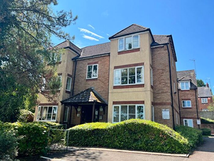 2 Bedroom Flat To Rent In The Cloisters, Daventry, Northants, NN11