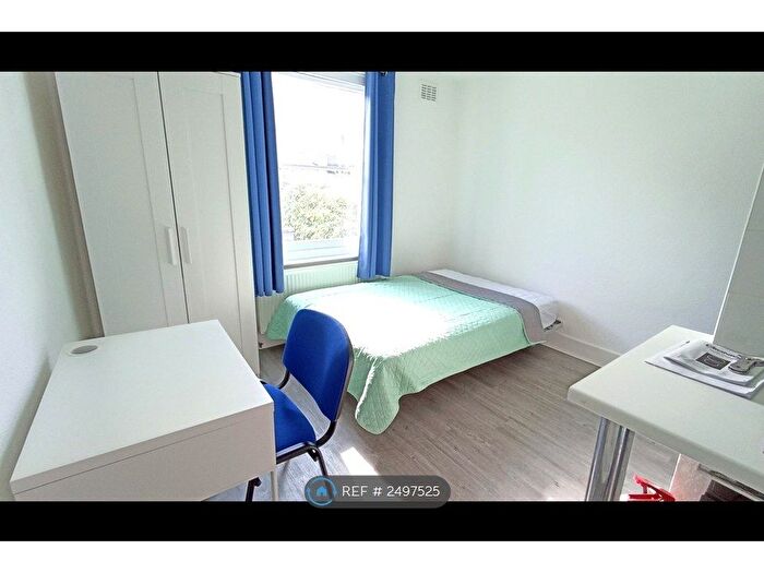 Studio To Rent In Ashmore Road, London, W9