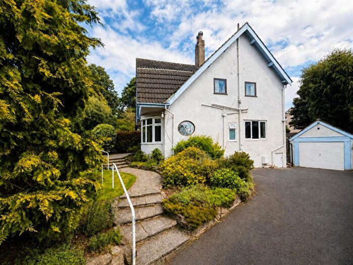 4 Bedroom Detached House For Sale In Oakwell Mount, Oakwood, Roundhay, Leeds, West Yorkshire., LS8