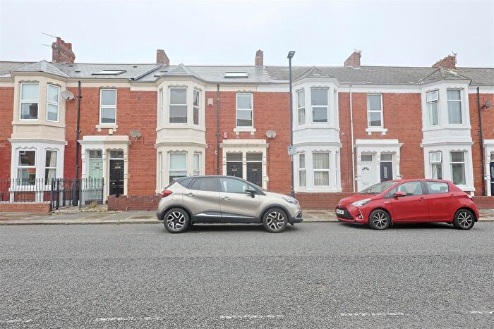 3 Bedroom Flat To Rent In Hazelwood Avenue, Jesmond, Newcastle Upon Tyne, NE2