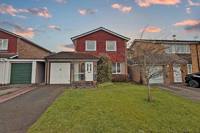 3 Bedroom Detached House For Sale In Hill Farm Way, Hazlemere, HP15