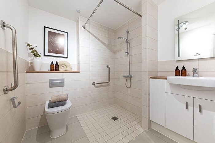 1 Bedroom Flat For Sale In Lowe House, Knebworth, SG3